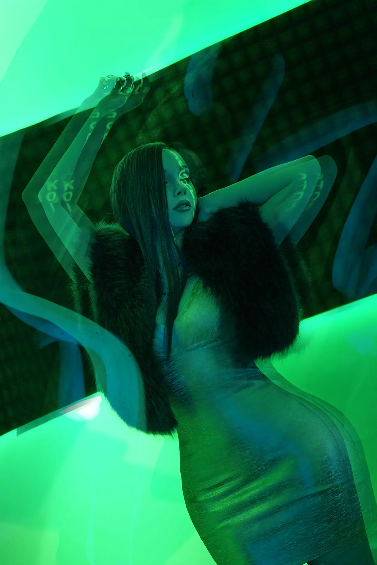 [COS福利] 国外美女SayaTheFox – Cyberpunk Dress