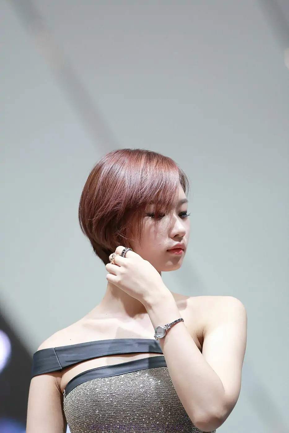 韩国美女崔柳娜《车展图片》套图