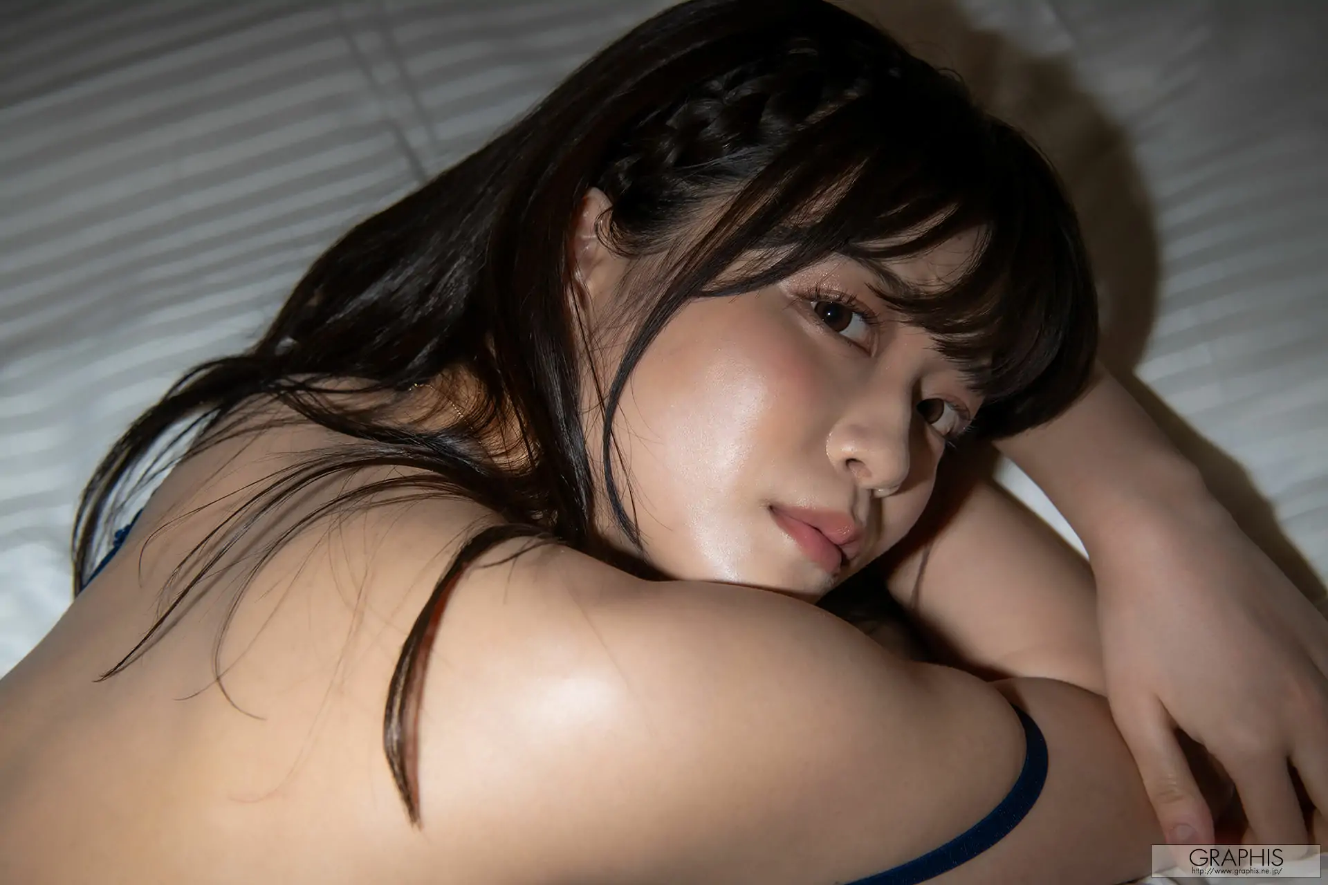 [Graphis] Special – Kanon Kanade 奏音かのん Playing Love