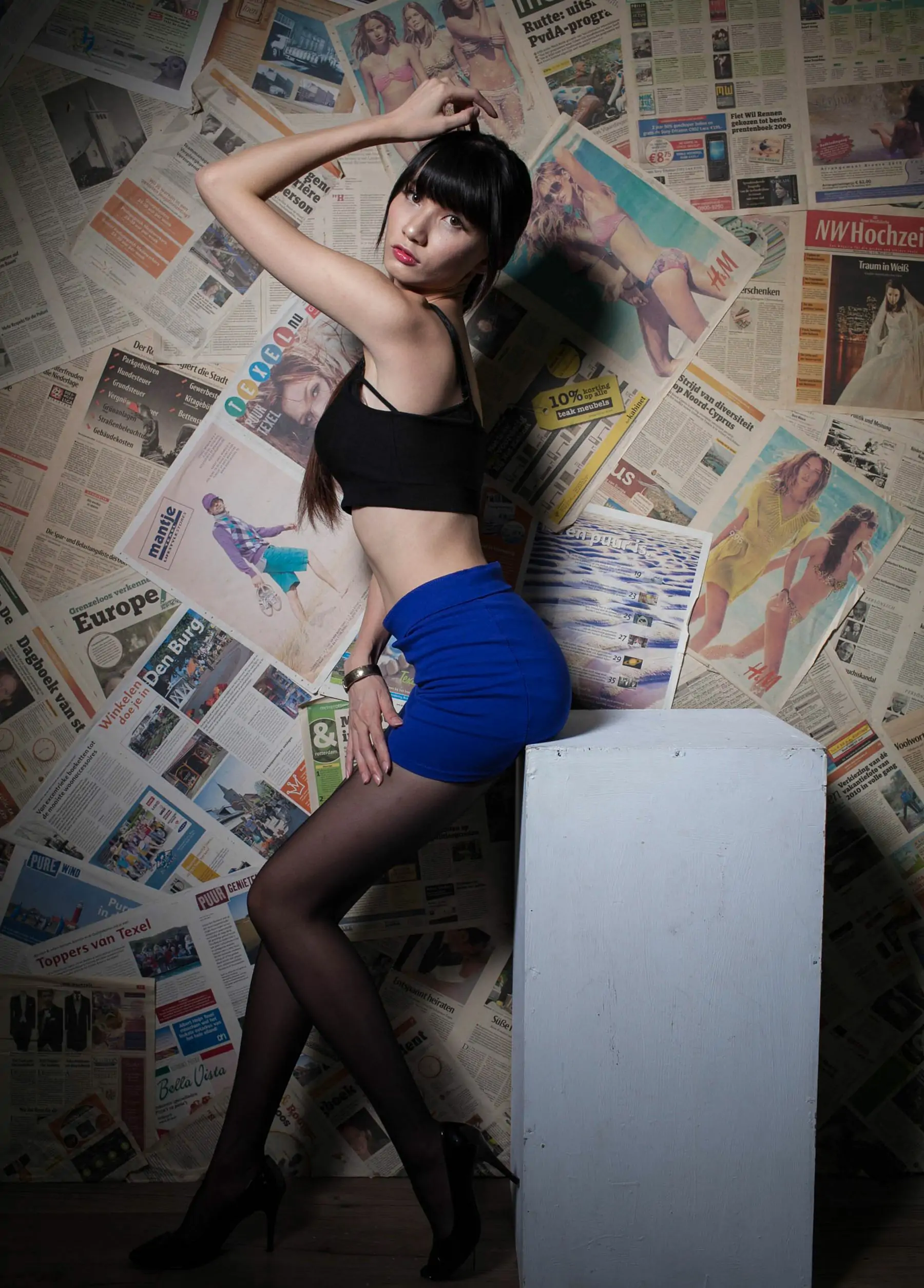 [台湾女神]  蔡译心Candice – 黑丝 蓝色包臀裙美腿写真