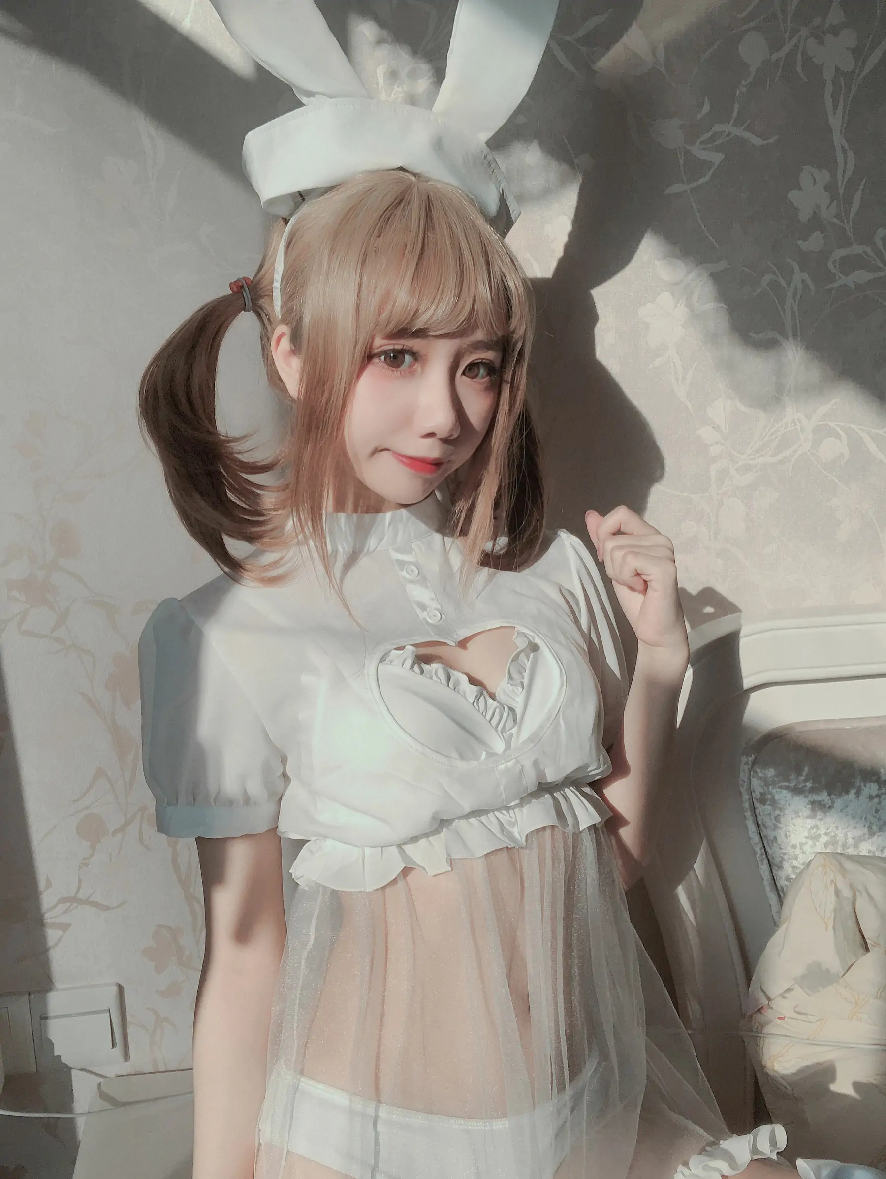 [网红COSER写真] 动漫博主果咩酱w – 兔兔护士