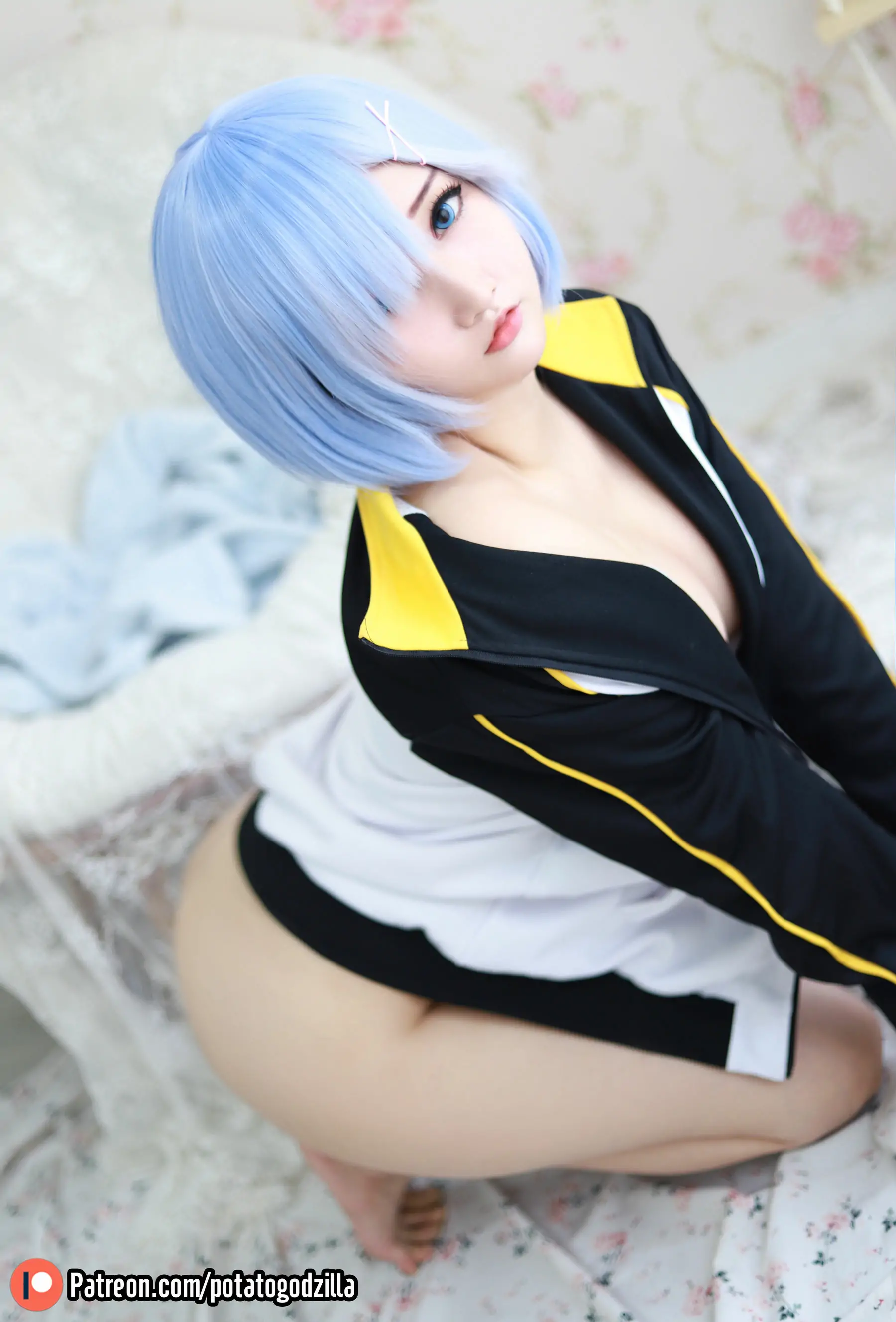 [网红COSER写真] Coser小姐姐Potato Godzilla – Rem In Subaru Jacket
