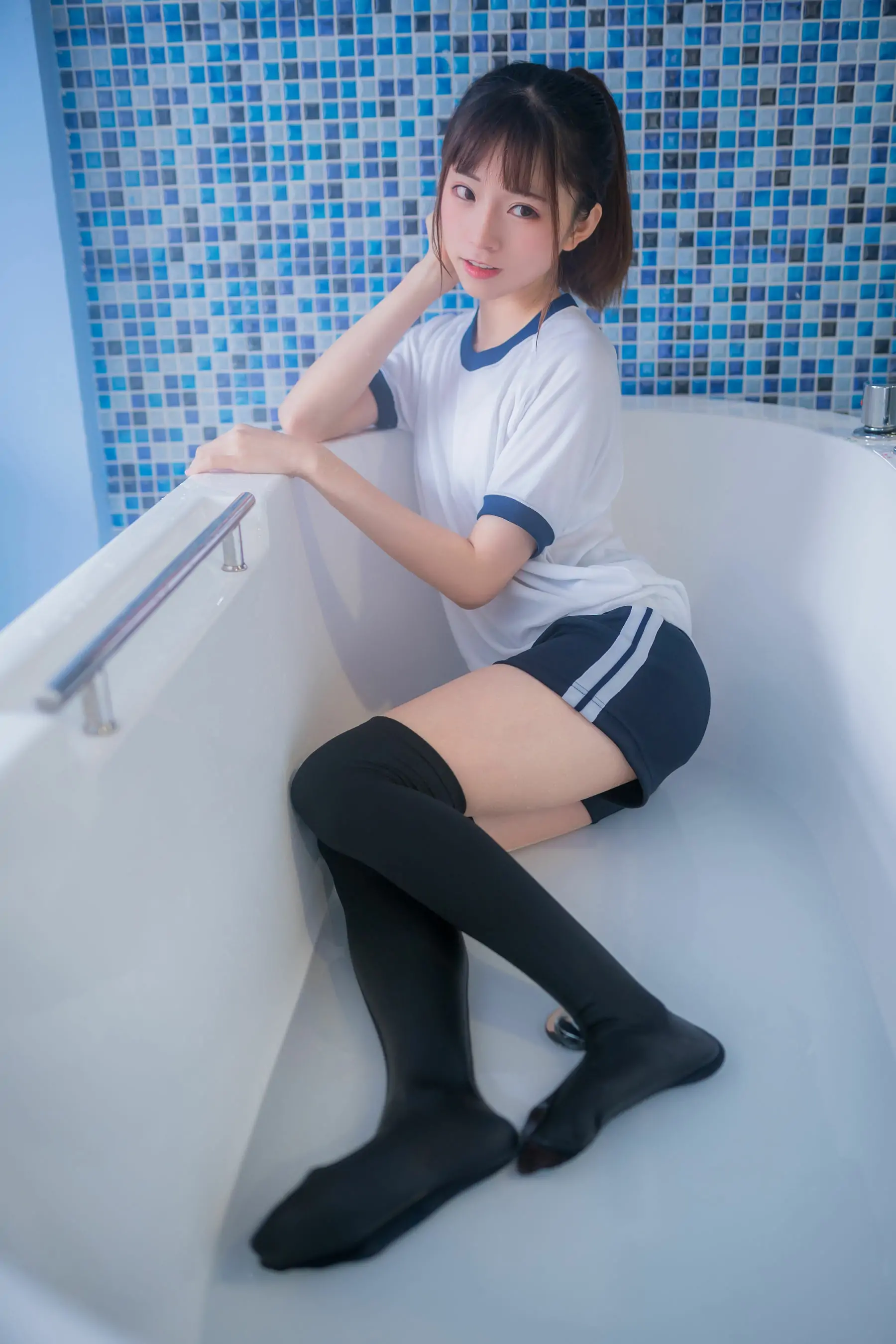 [Cosplay] 动漫博主Kitaro_绮太郎 – 湿身体操服