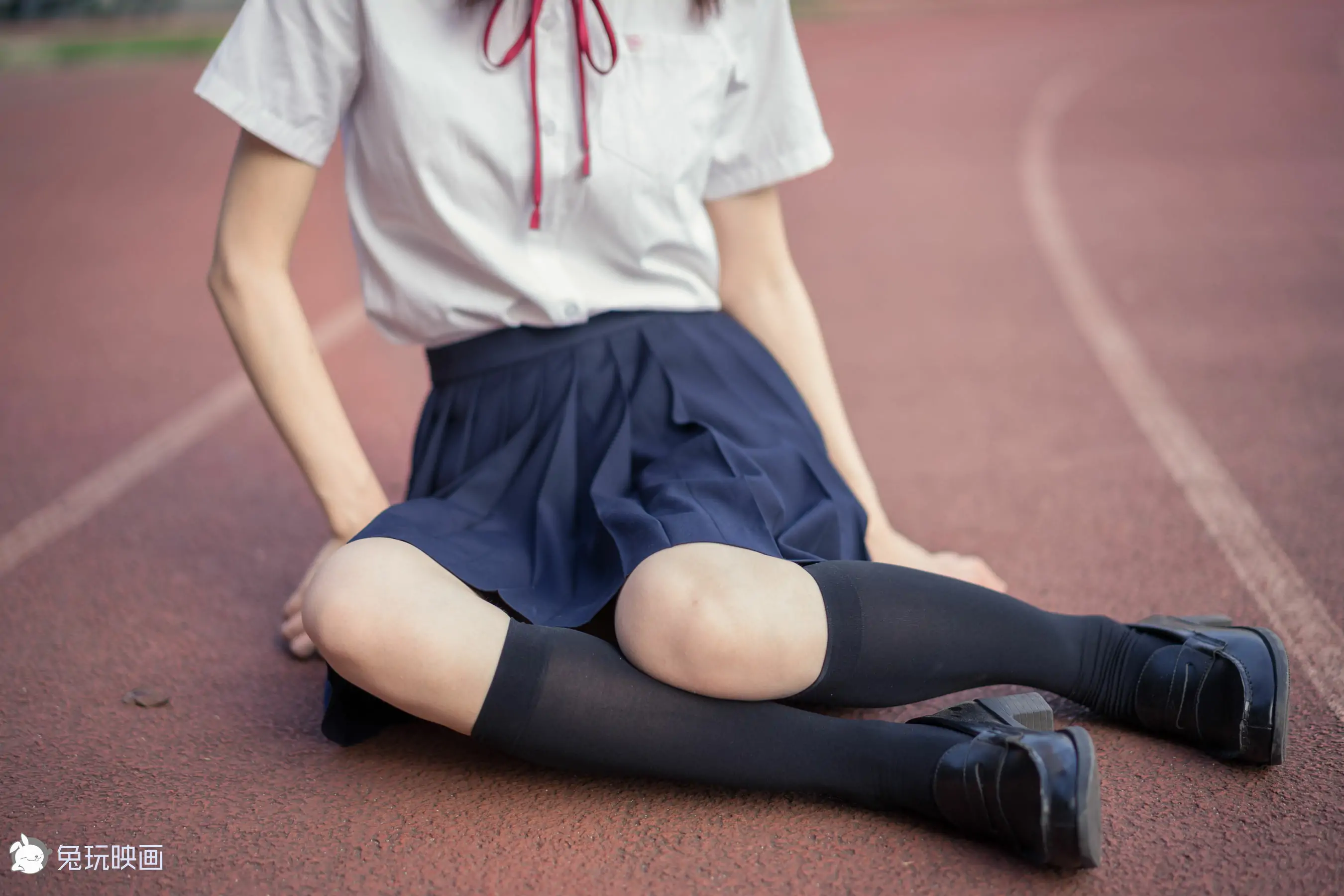 [兔玩映画] – JK制服 Vol.016 操场邂逅