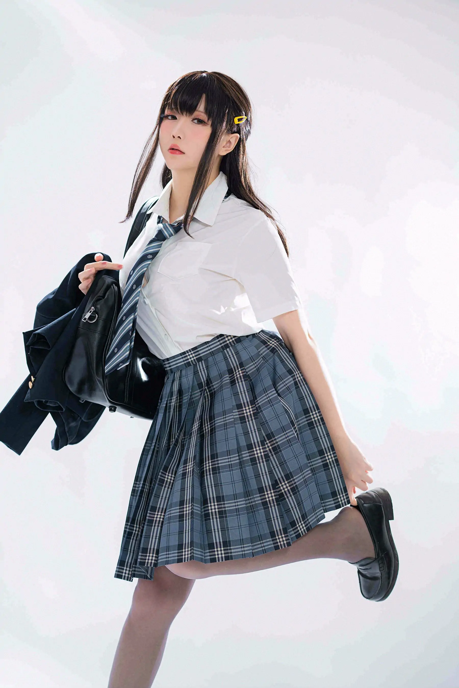 [福利COS] Coser小姐姐星之迟迟 - 滴水JK