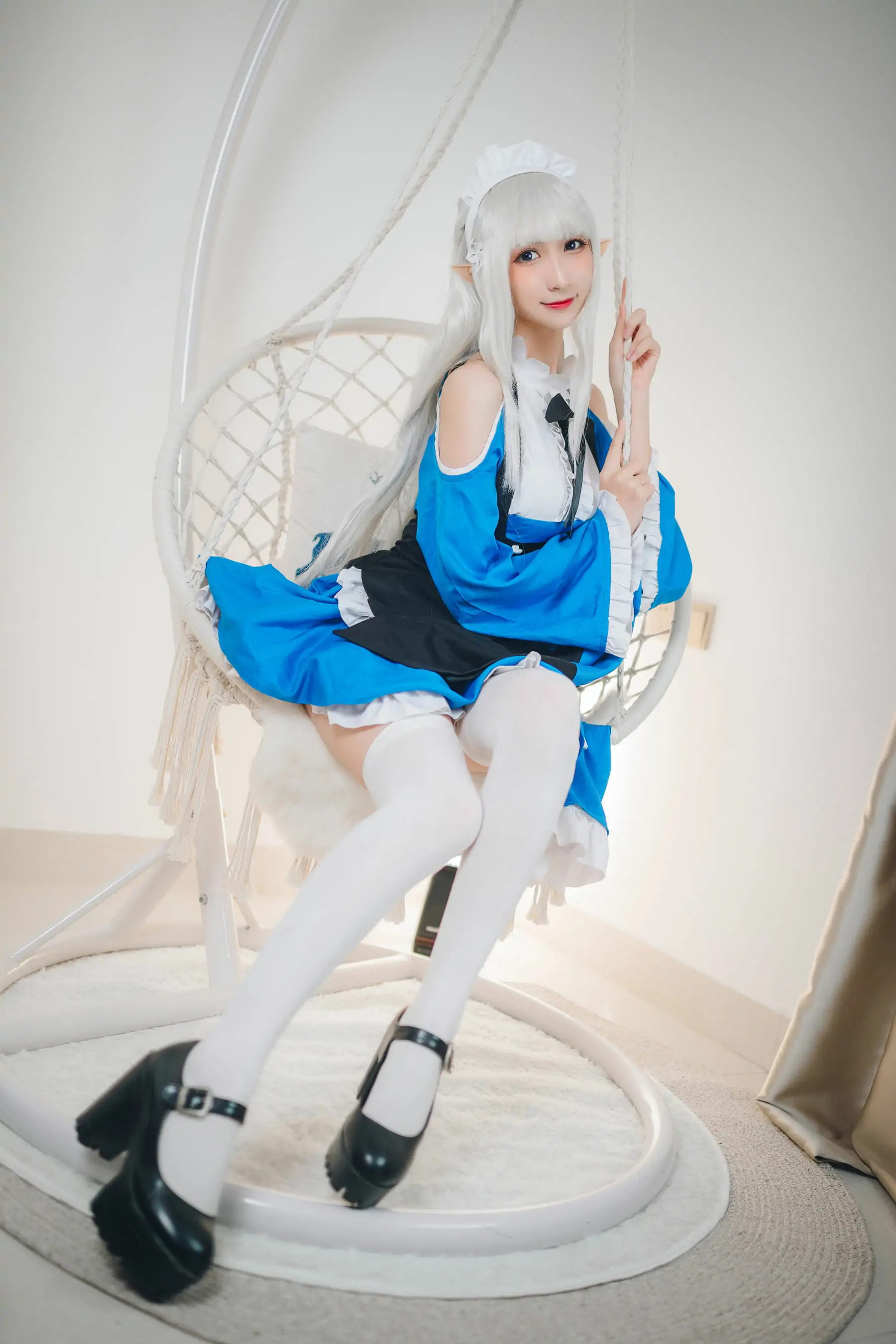 [福利COS] 贝儿酱Miki – 艾米莉亚女仆