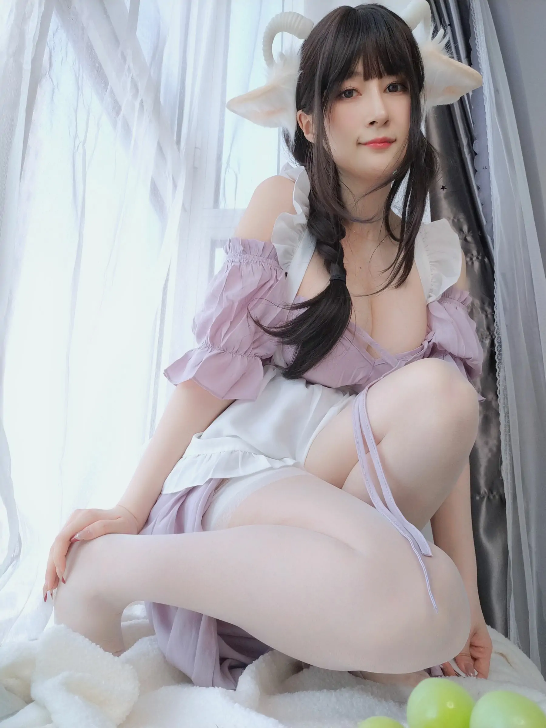 [网红COSER] Coser小姐姐白银 – 白丝兔耳女仆