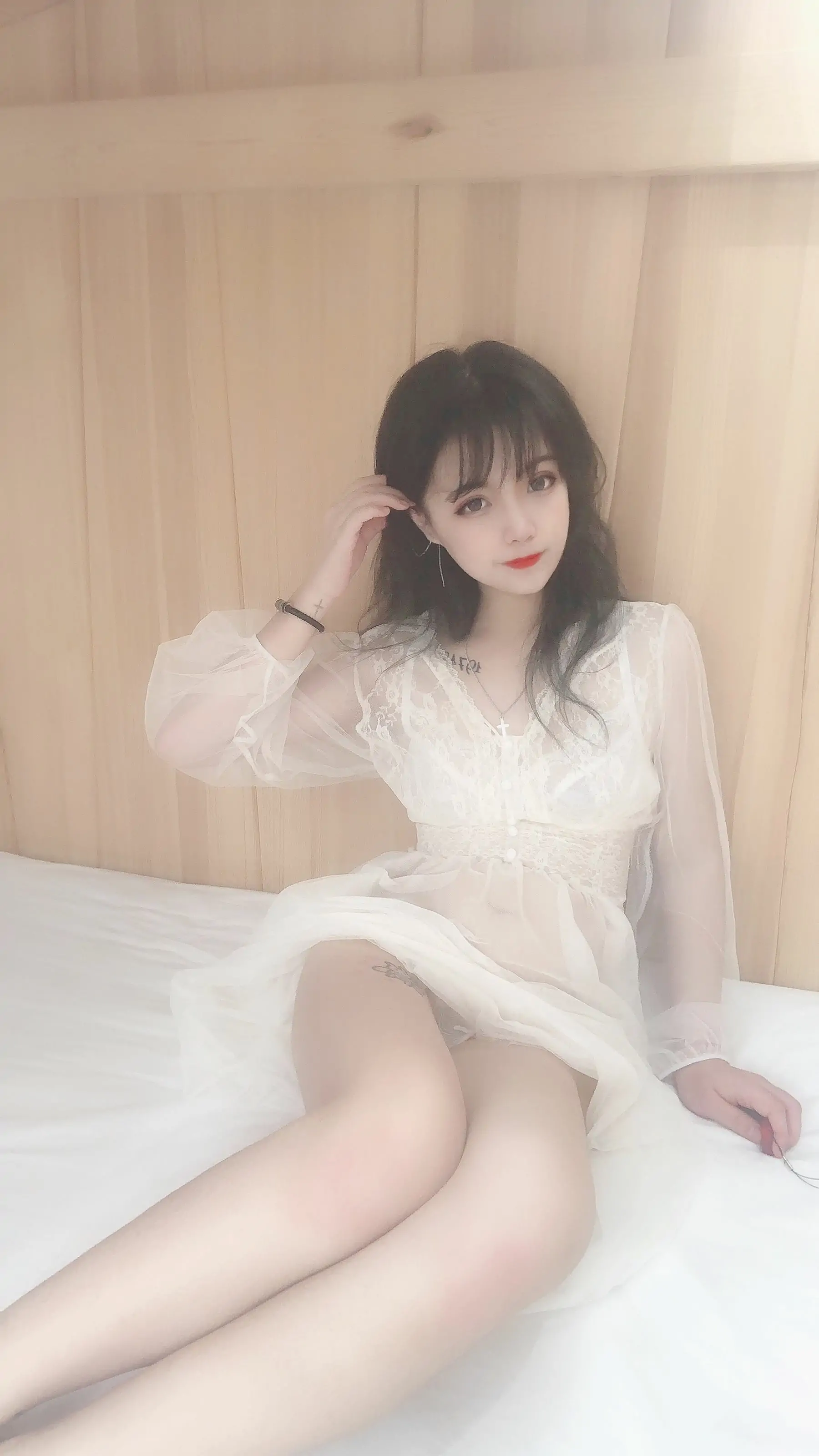 [福利COS] 安妮 – 白色纱裙