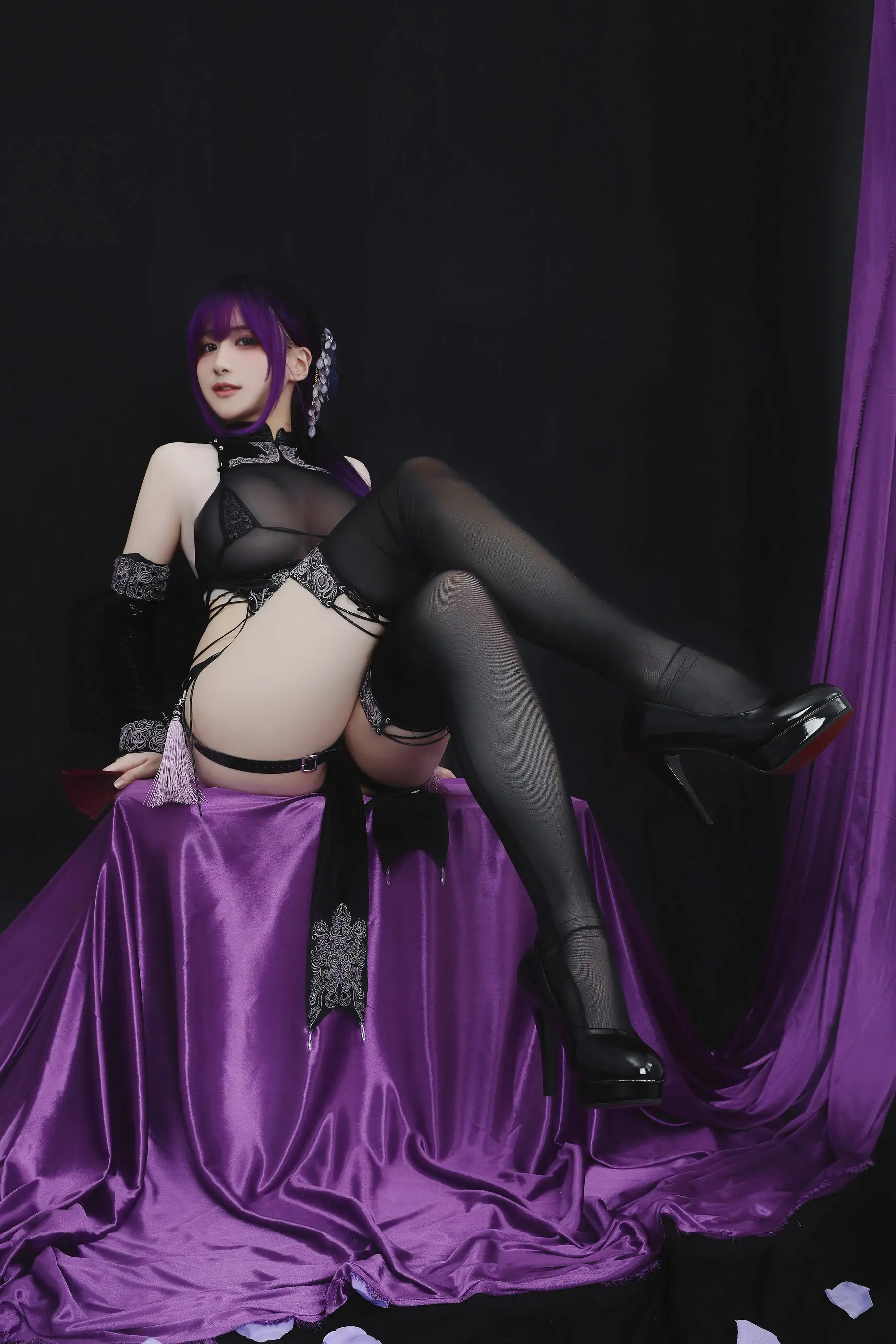 [福利COS] 幼愛youmeko – 紫流苏旗袍