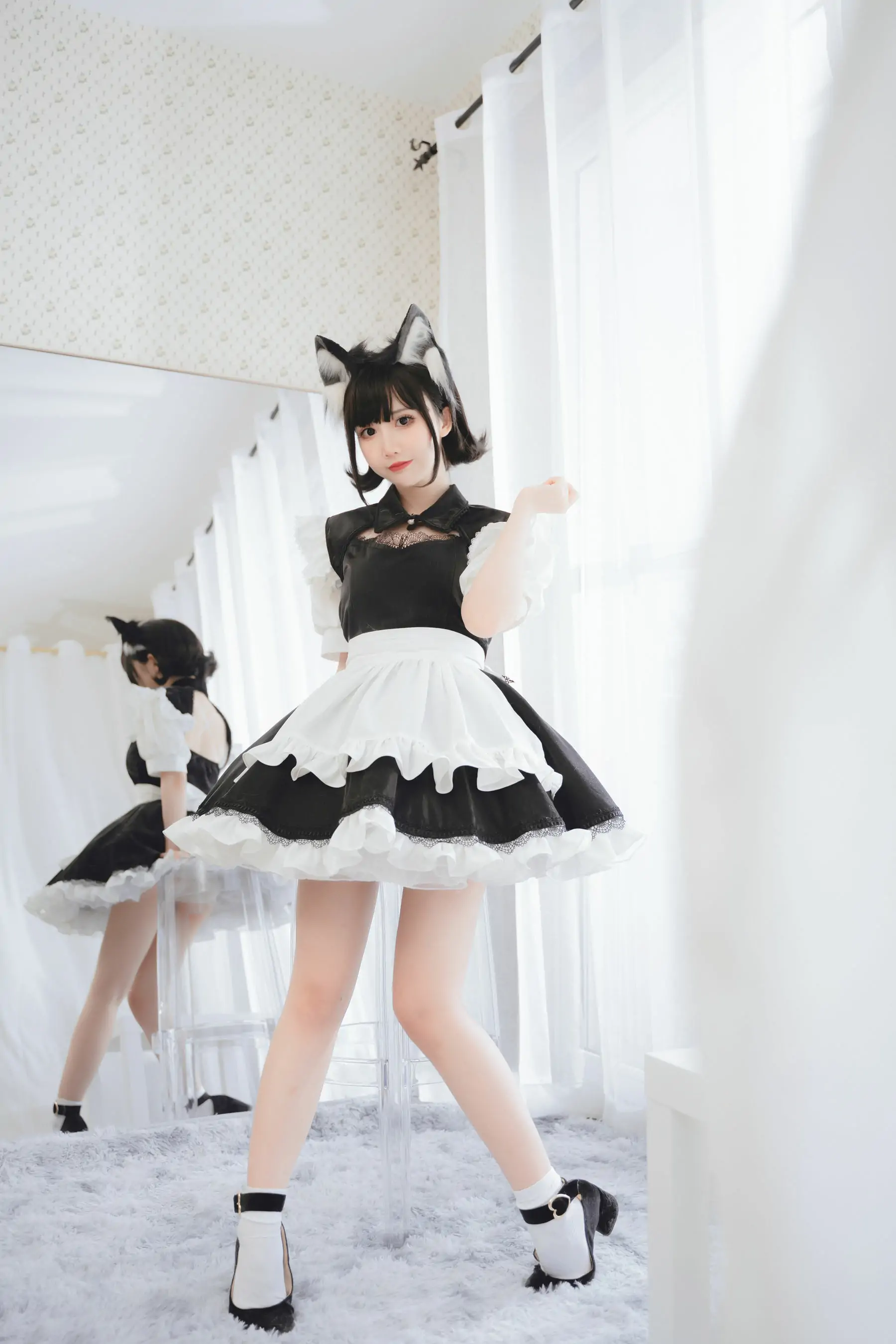 [福利COS] 可爱人气Coser面饼仙儿 – 开胸女仆