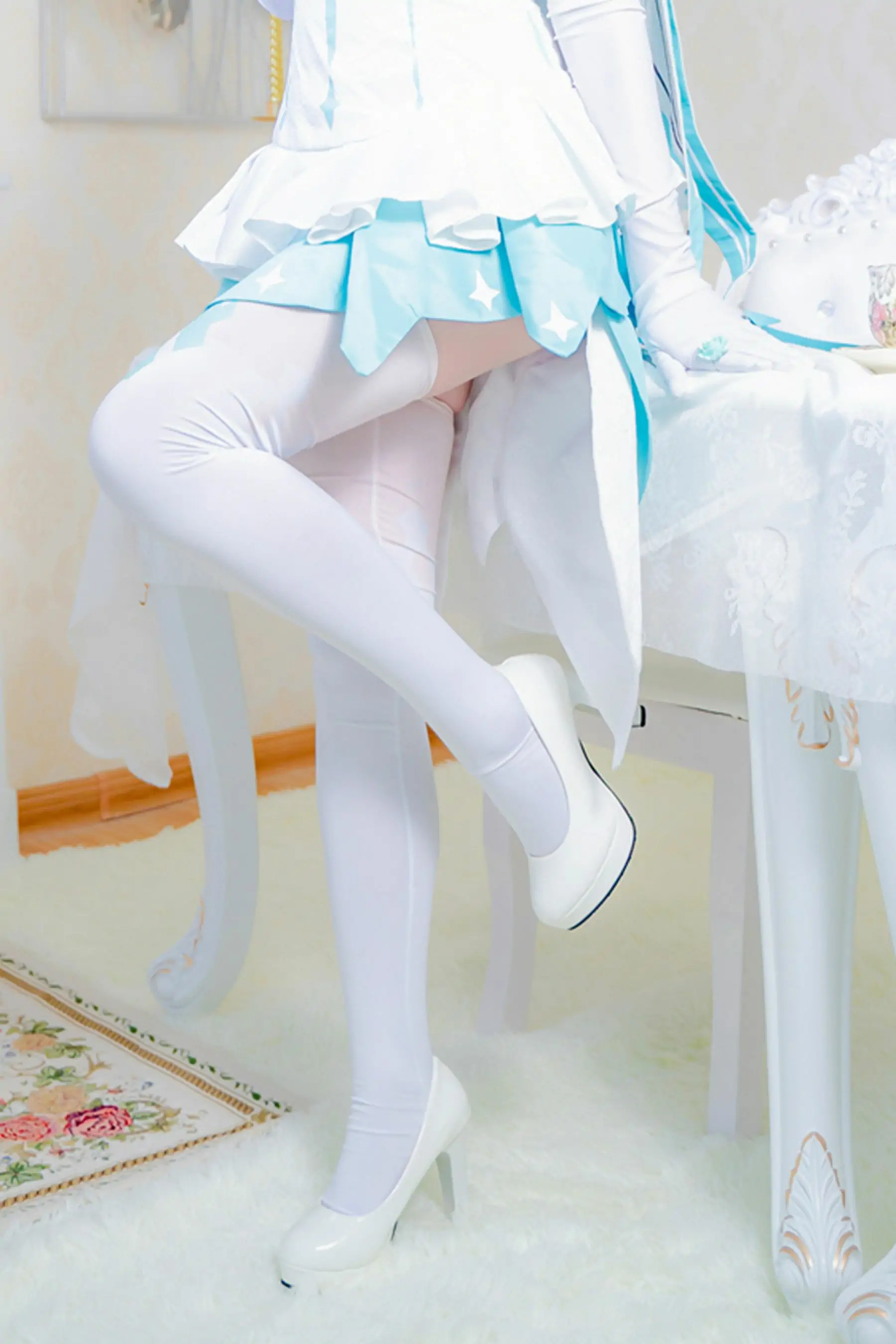 [福利COS] 动漫博主墨玉-M – 琪亚娜