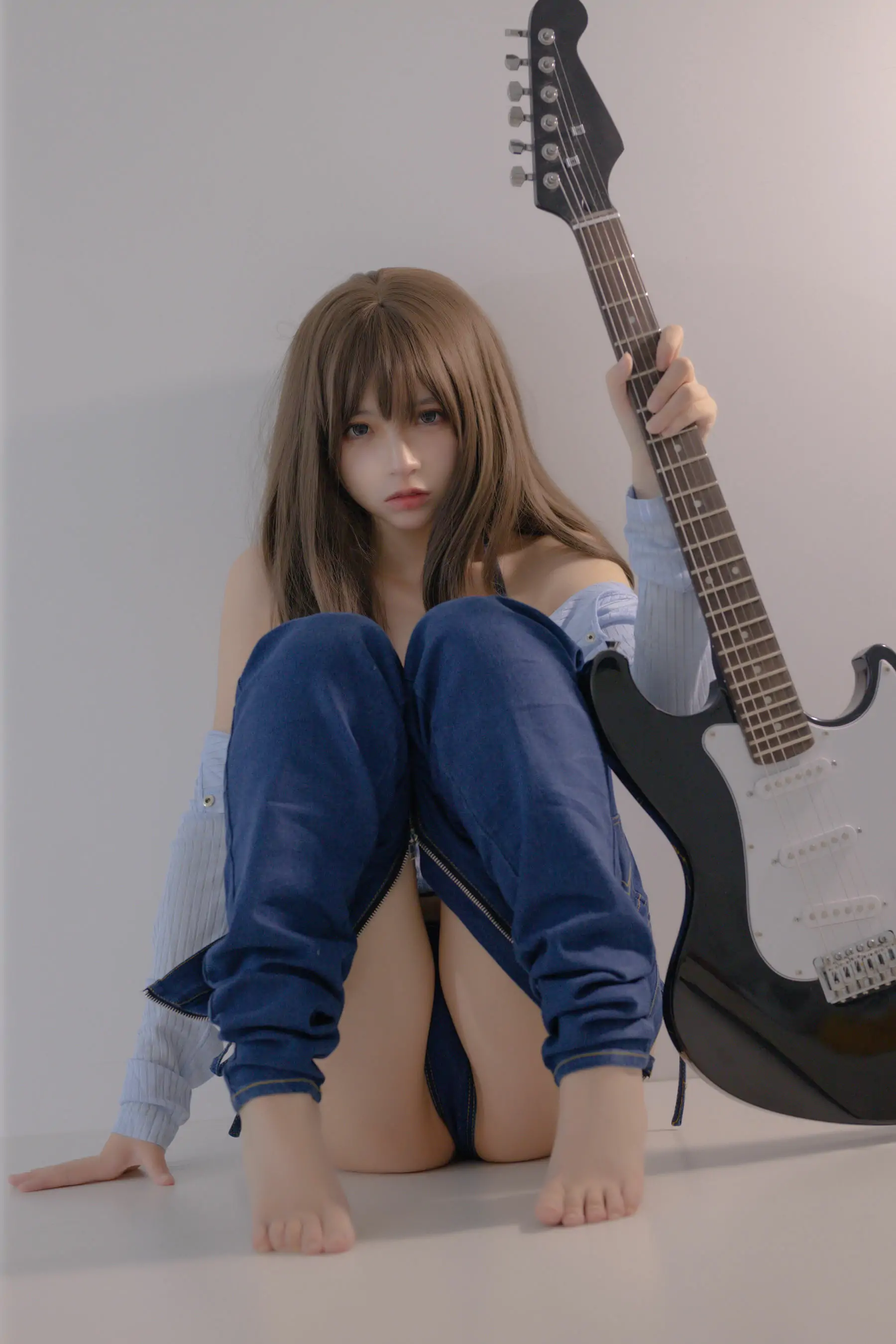 [福利COS] 疯猫ss – 2022夏日限定 吉他妹妹 牛仔裤