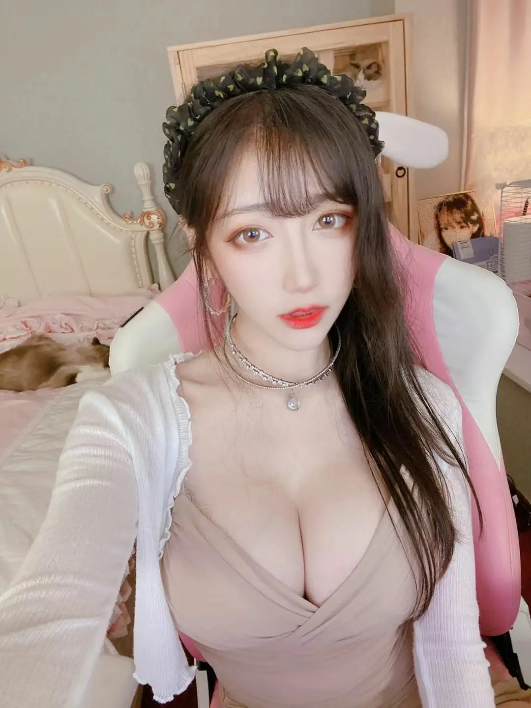 [福利COS] 人气Coser啾小妍 – 妍宝