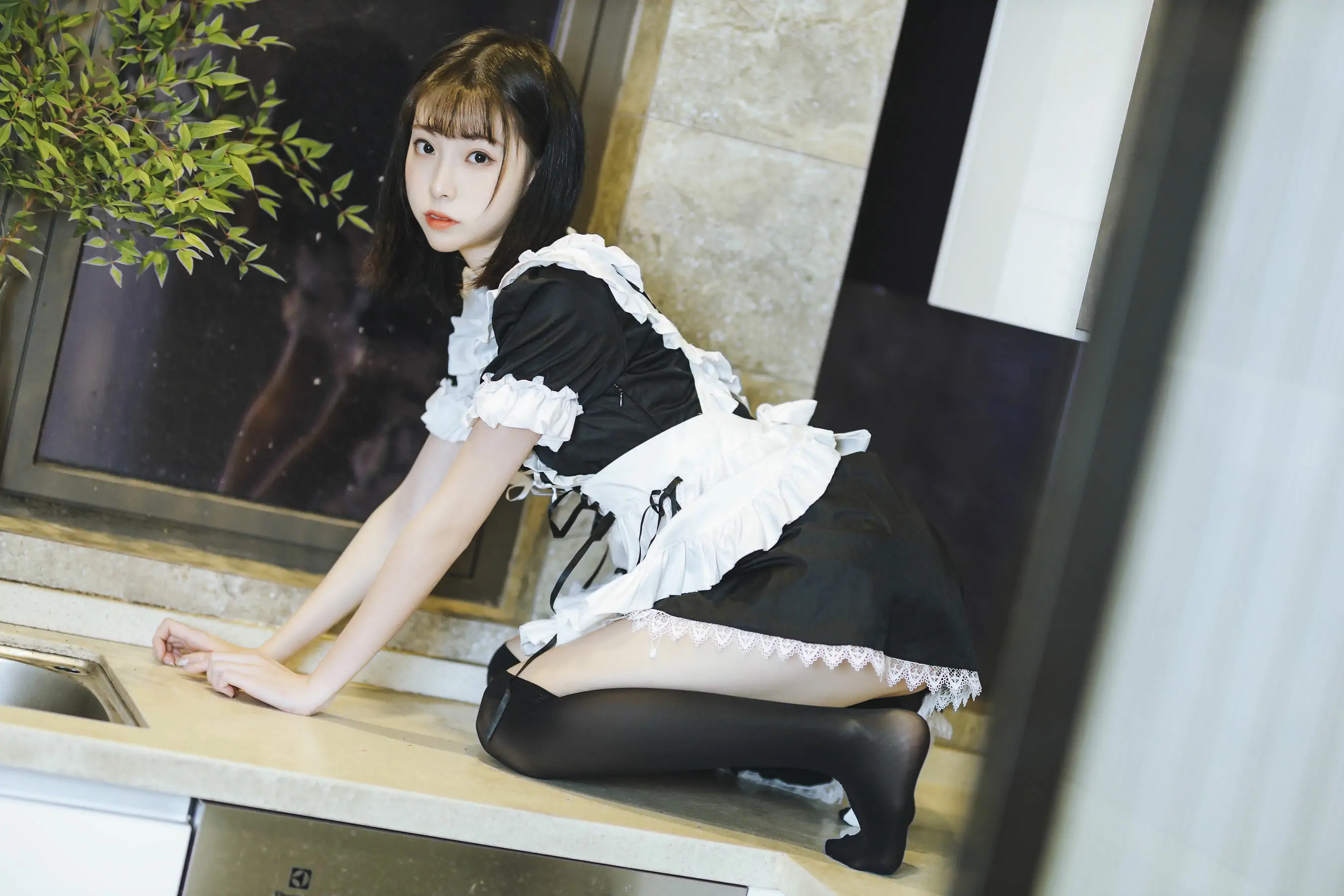 [福利COS] 许岚(叁月life) – 短裙女仆