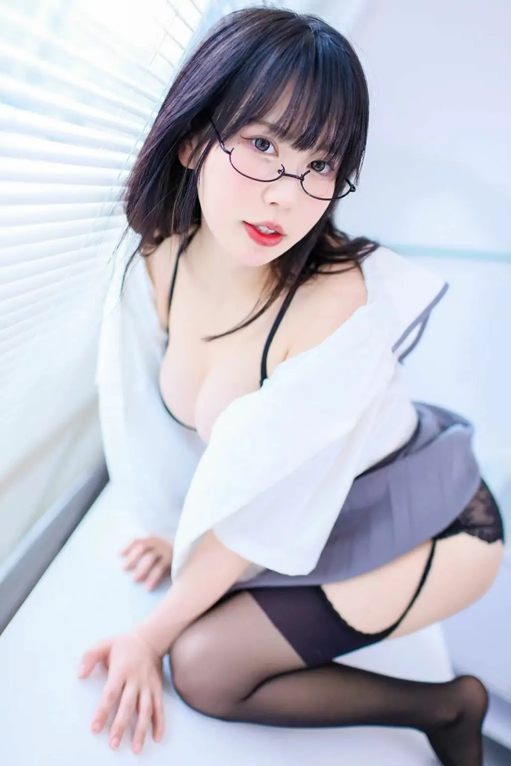 [福利COS] Tina很妖孽呀 – 调皮的JK妹妹