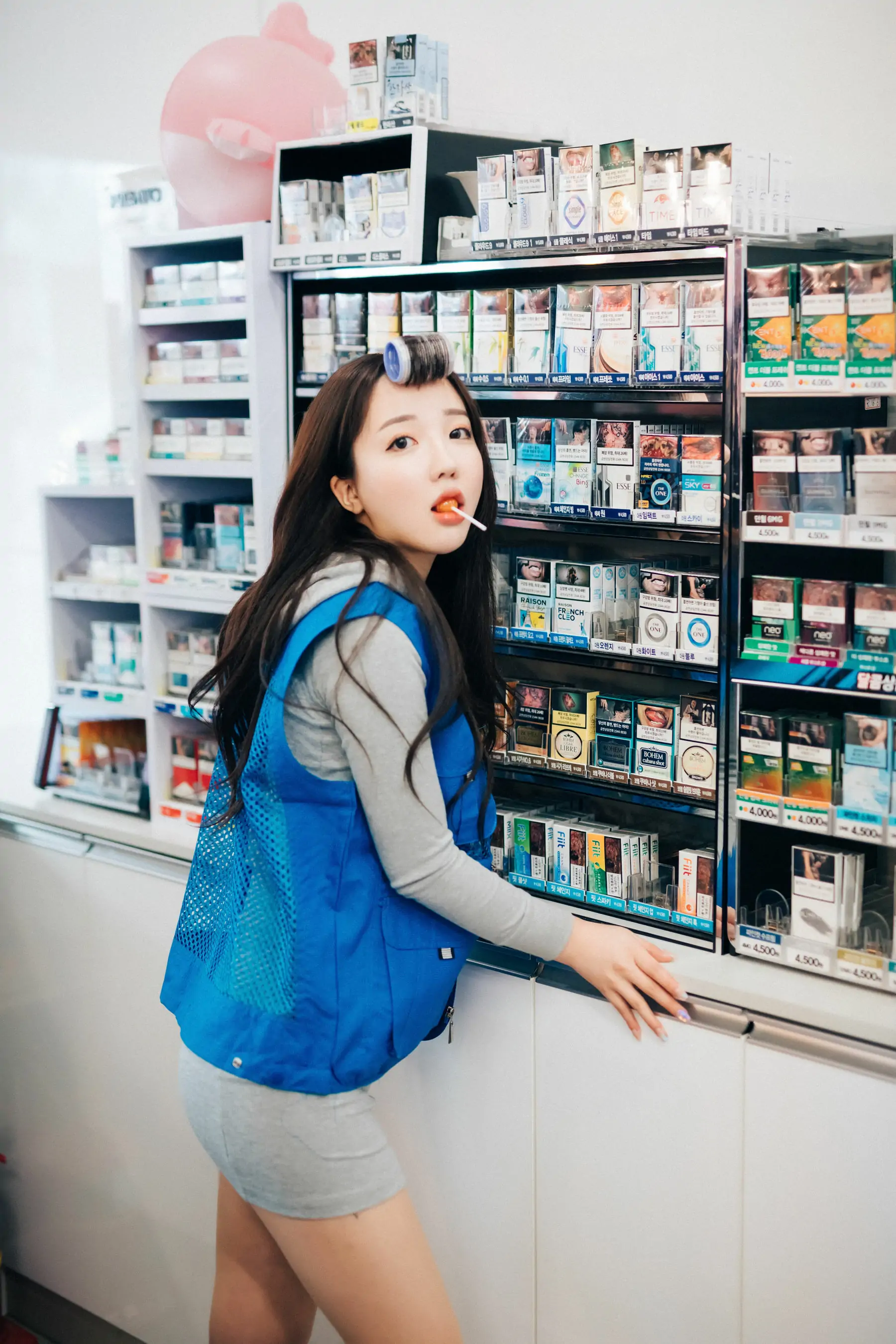 [LOOZY]  Yeeun - Convenience store part timer S.Ver