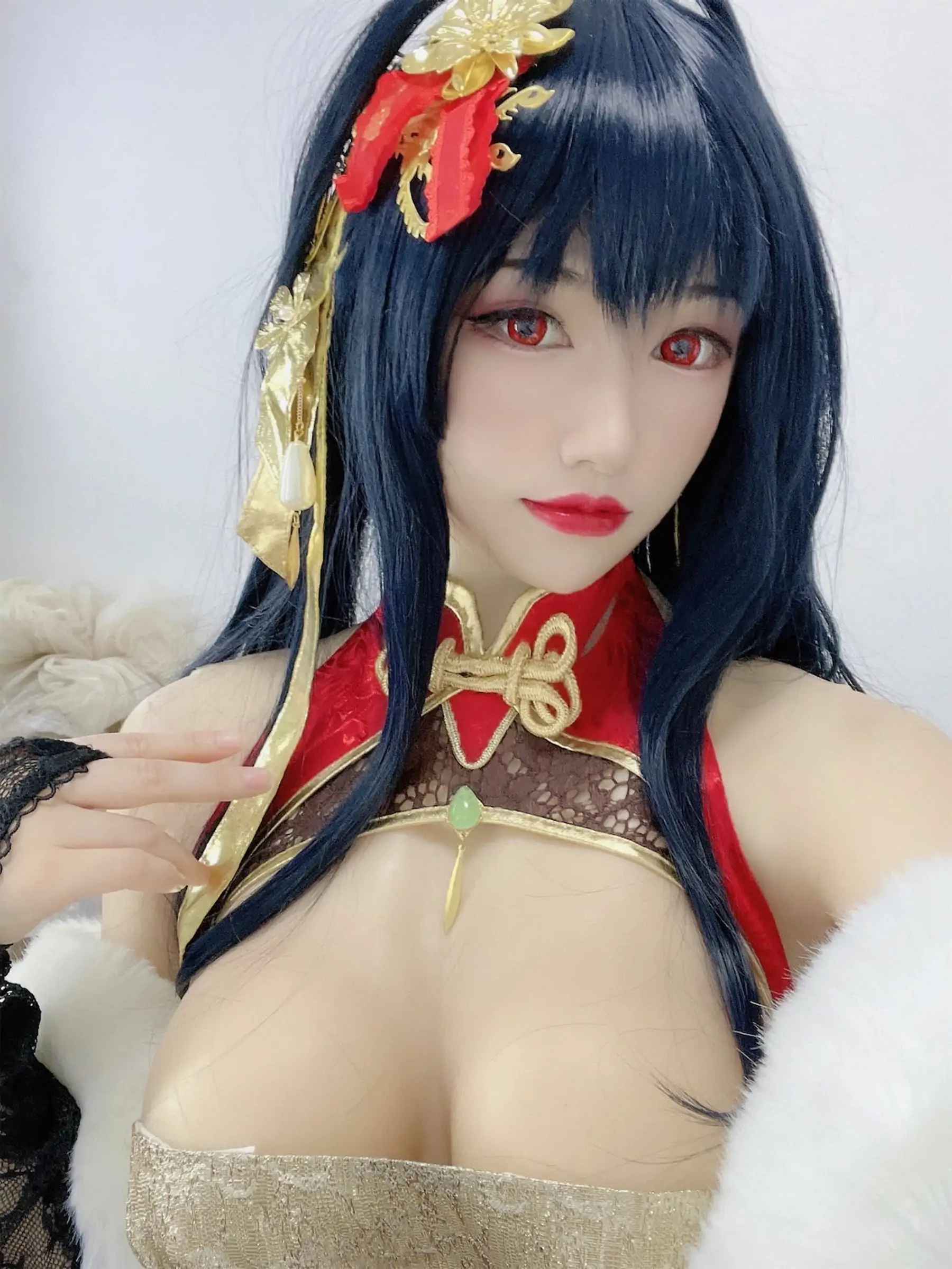 [福利COS] Coser衣衣 – 碧蓝航线 大凤旗袍