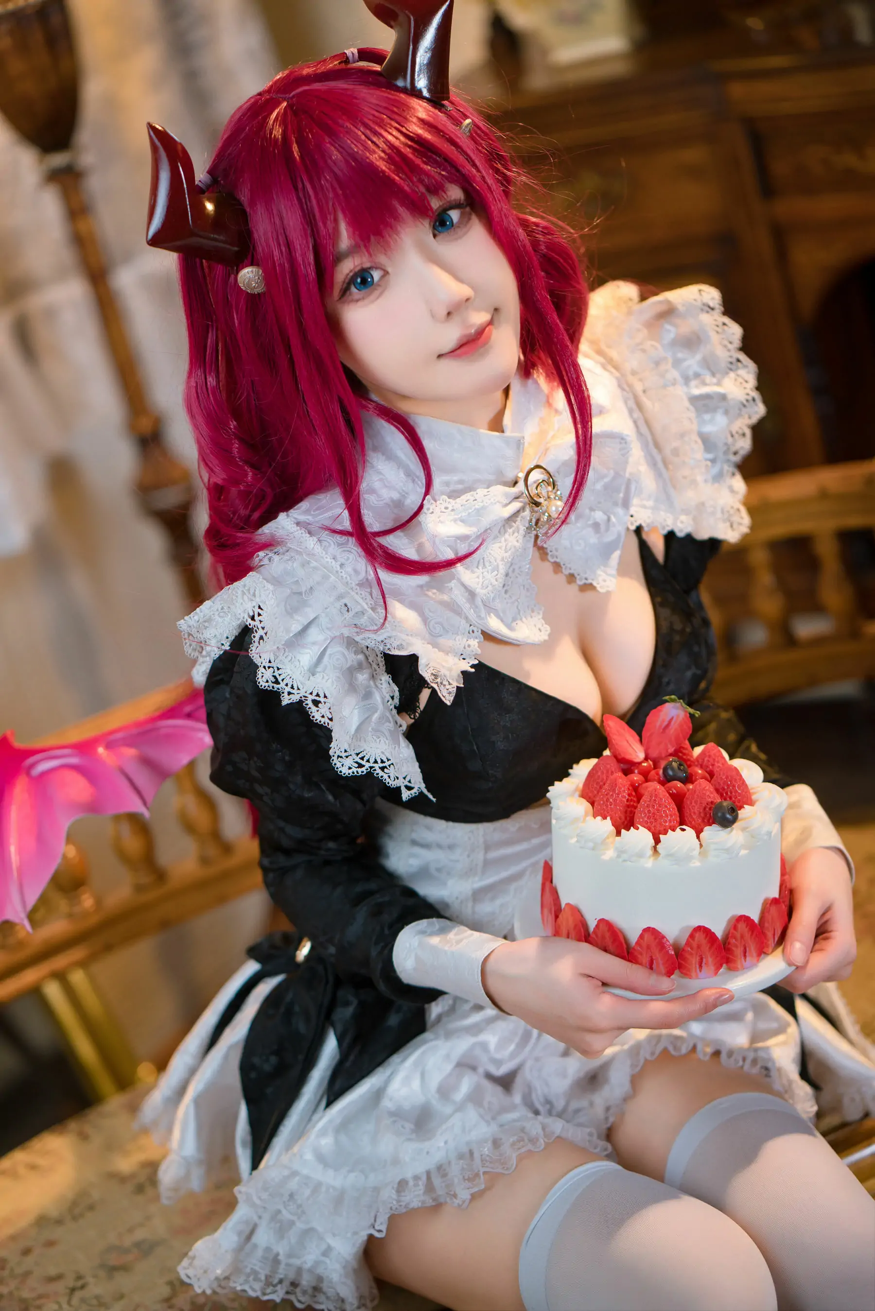 [福利COS] 动漫博主阿包也是兔娘 – 莉莉娅女仆