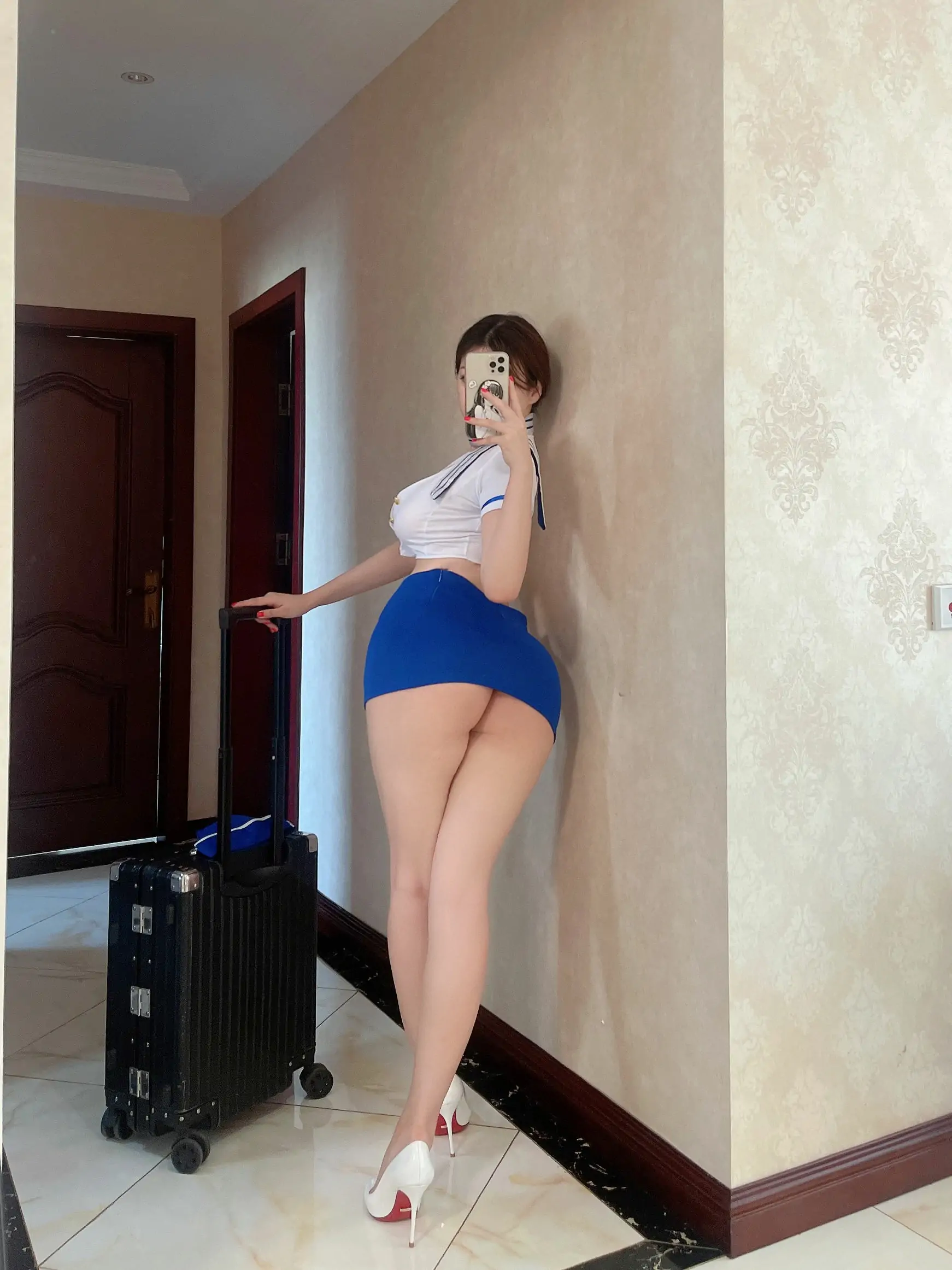 [福利COS] 奶宝妹纸 – 空姐