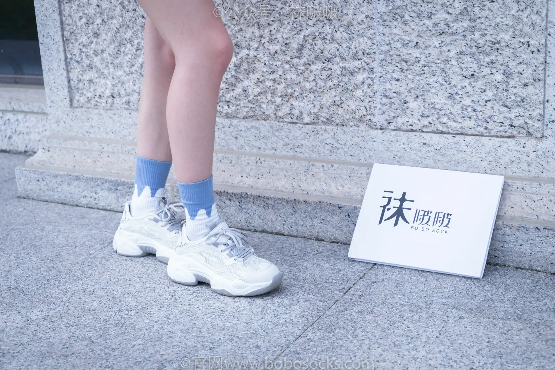 BoBoSocks袜啵啵 No.028 小米-运动鞋、白棉袜、裸足 