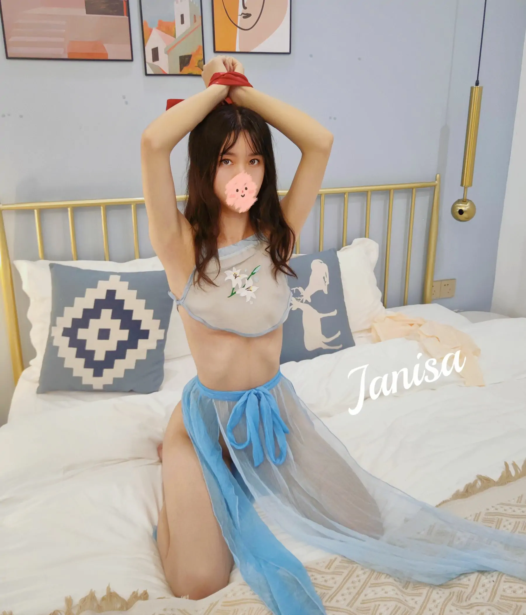 Janisa – 玉足涴蓝绸