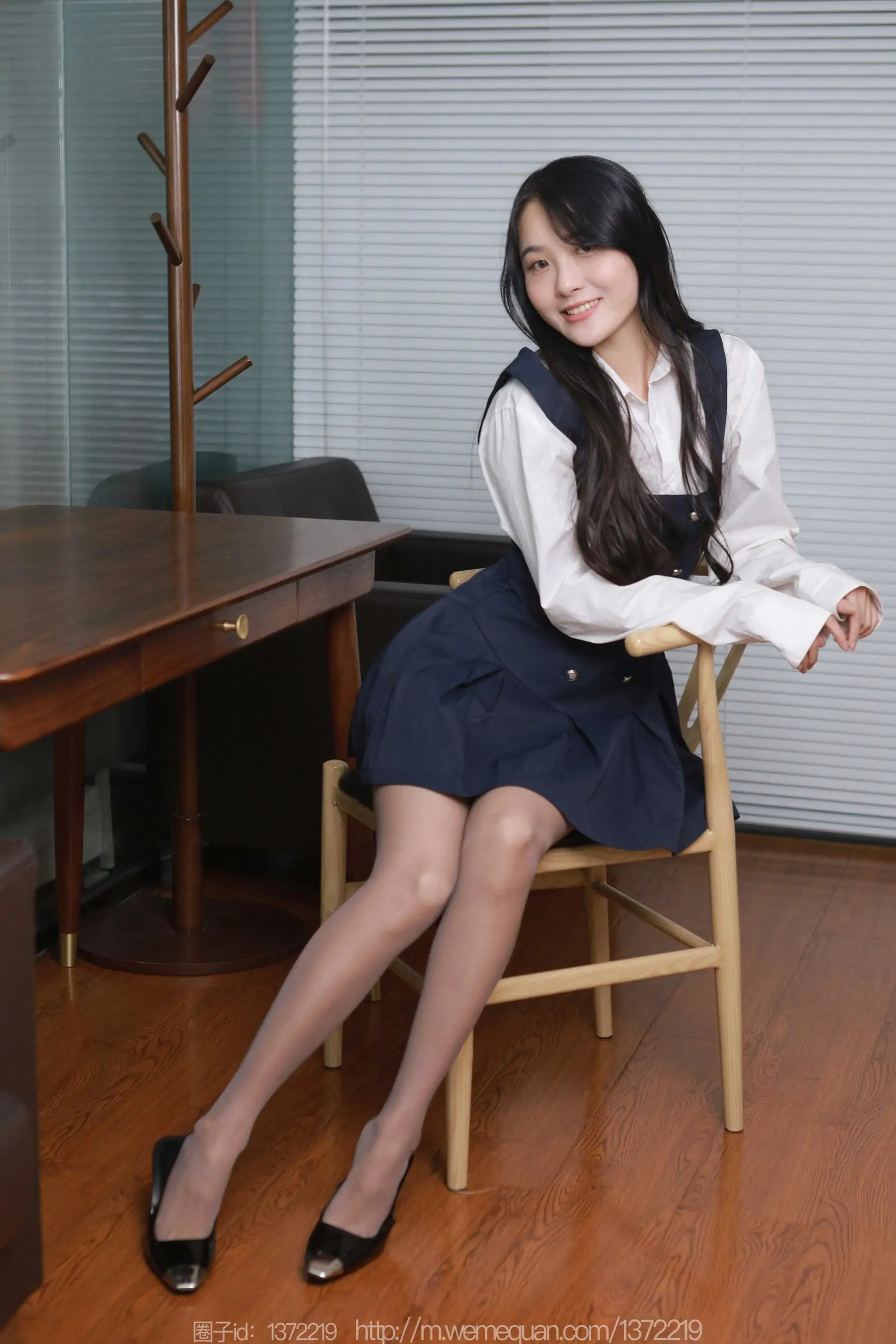IESS异思趣向 – 模特：婉萍 《学苑短裙》