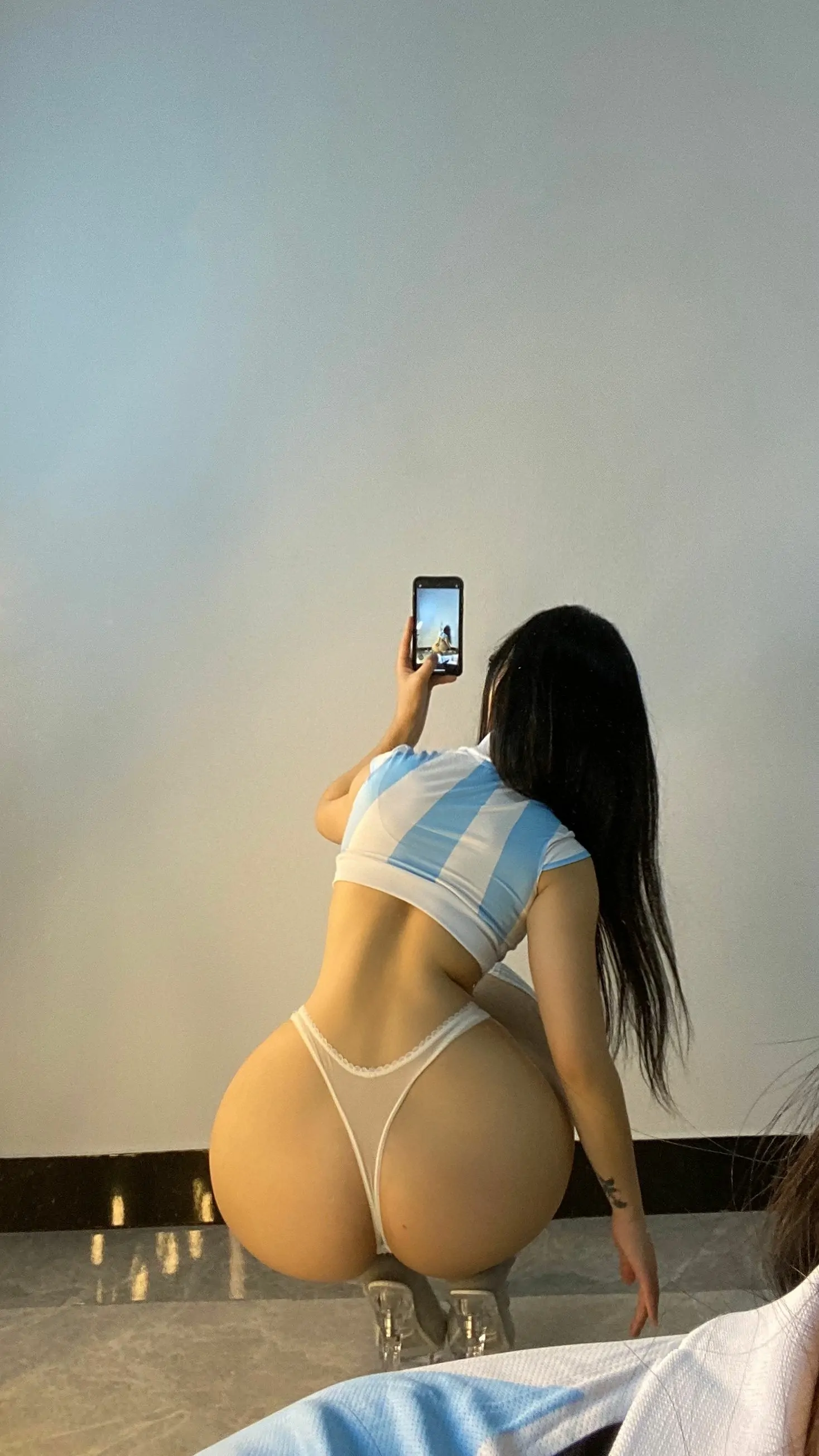 俏妞qiaoniuTT – 进来看球
