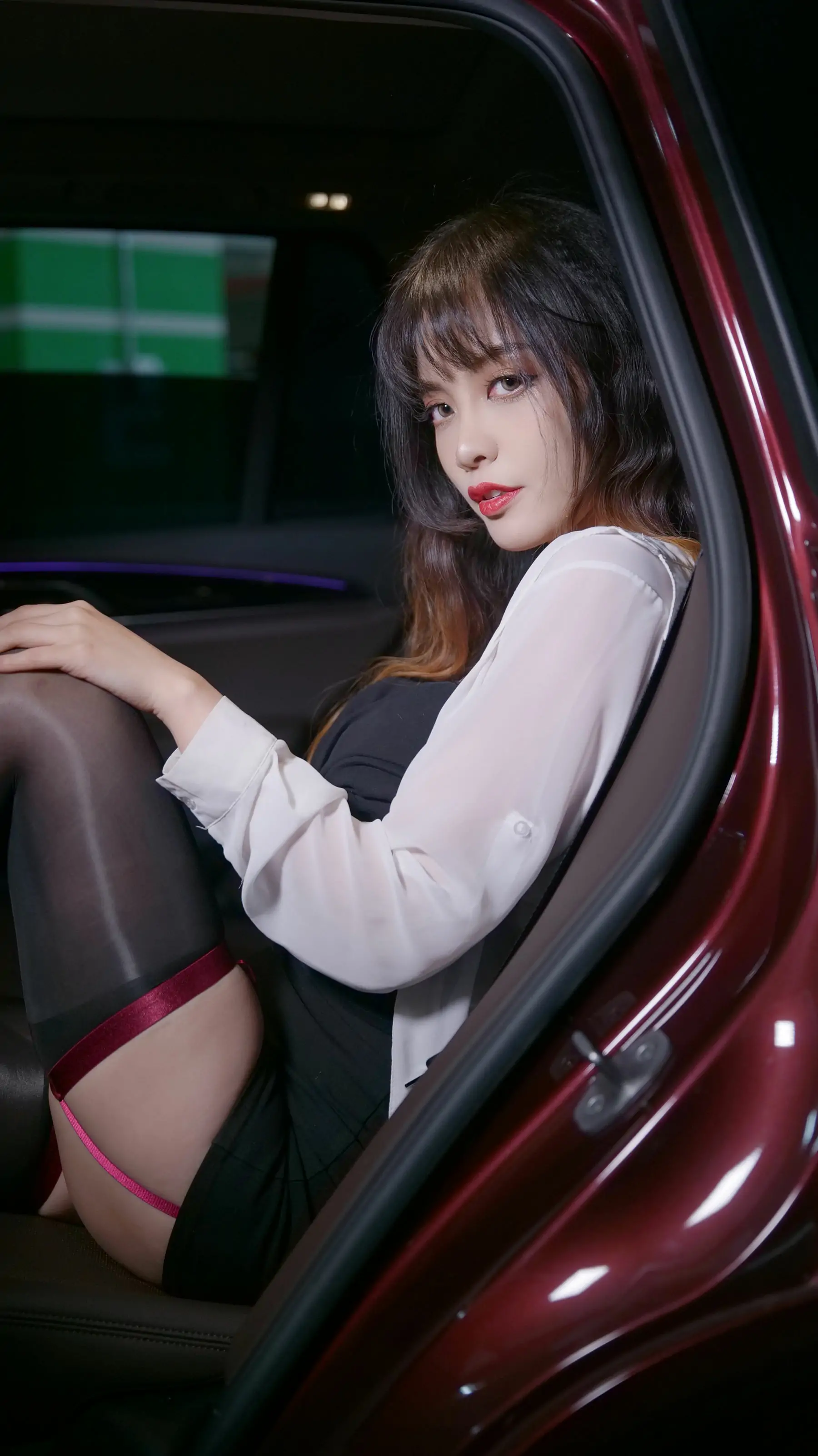 小须须 – 香车美人