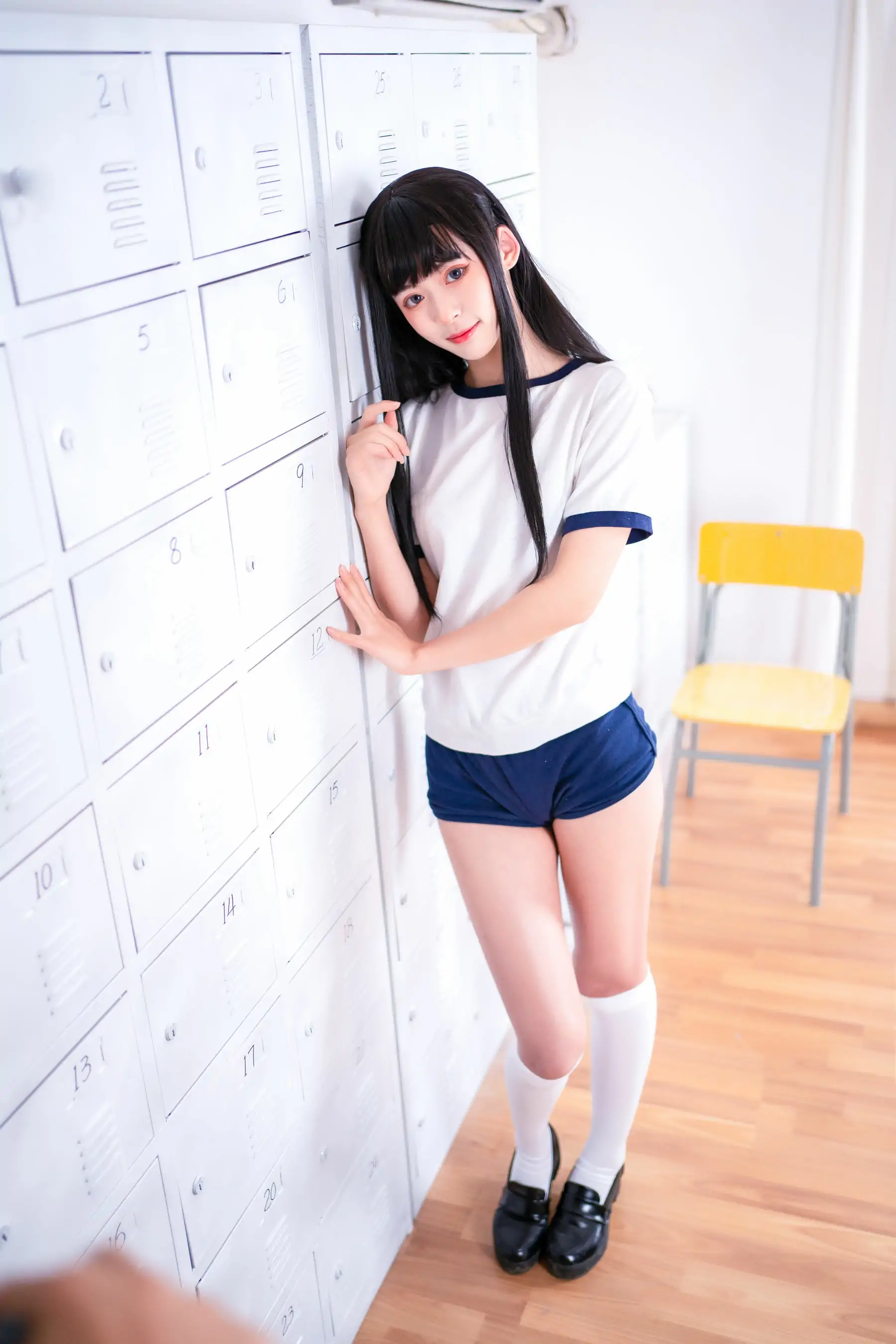 虫皿虫皿 – 体操服学妹