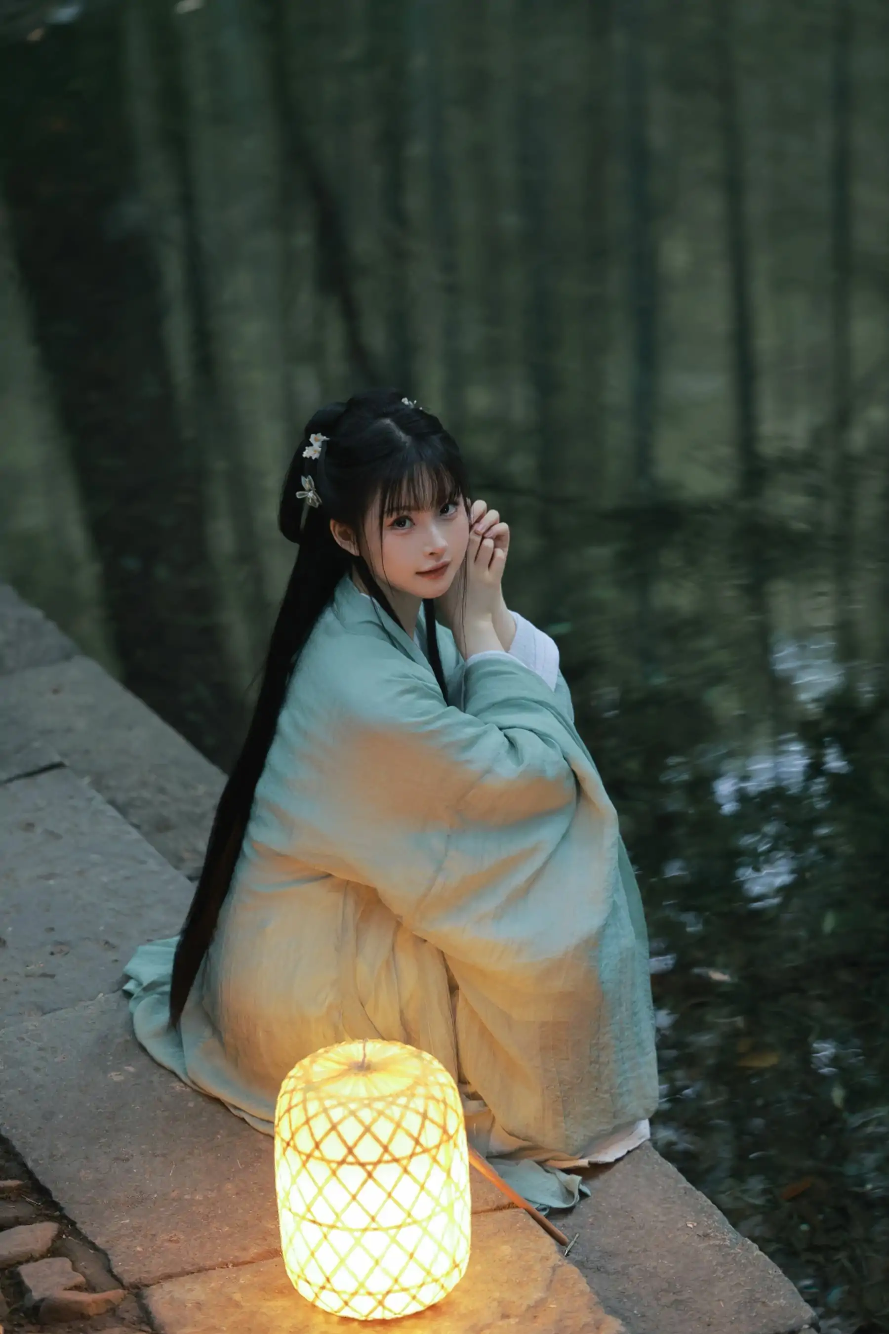 白莉爱吃巧克力 – 原理猪 古风汉服