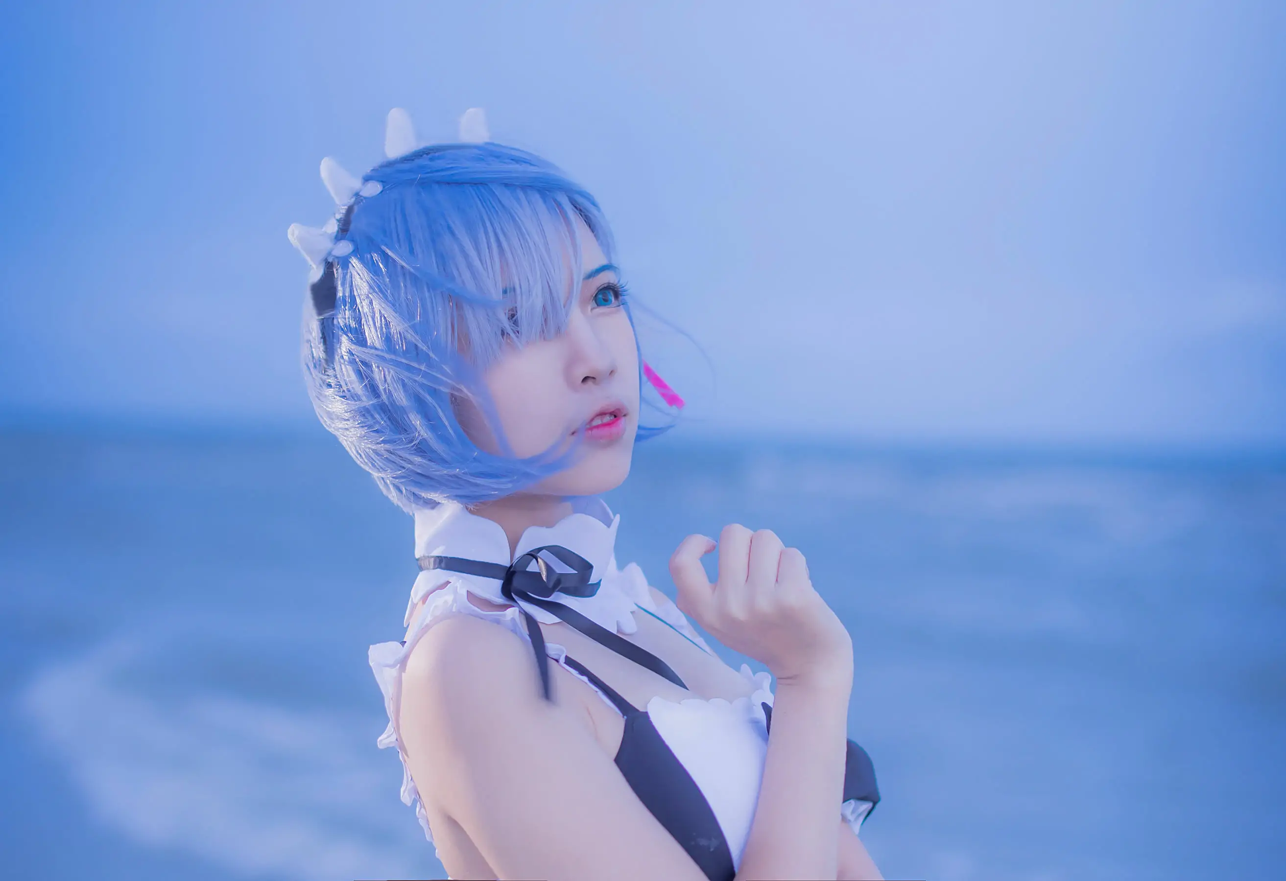 [Cosplay写真] 人气Coser二佐Nisa – 蕾姆泳衣