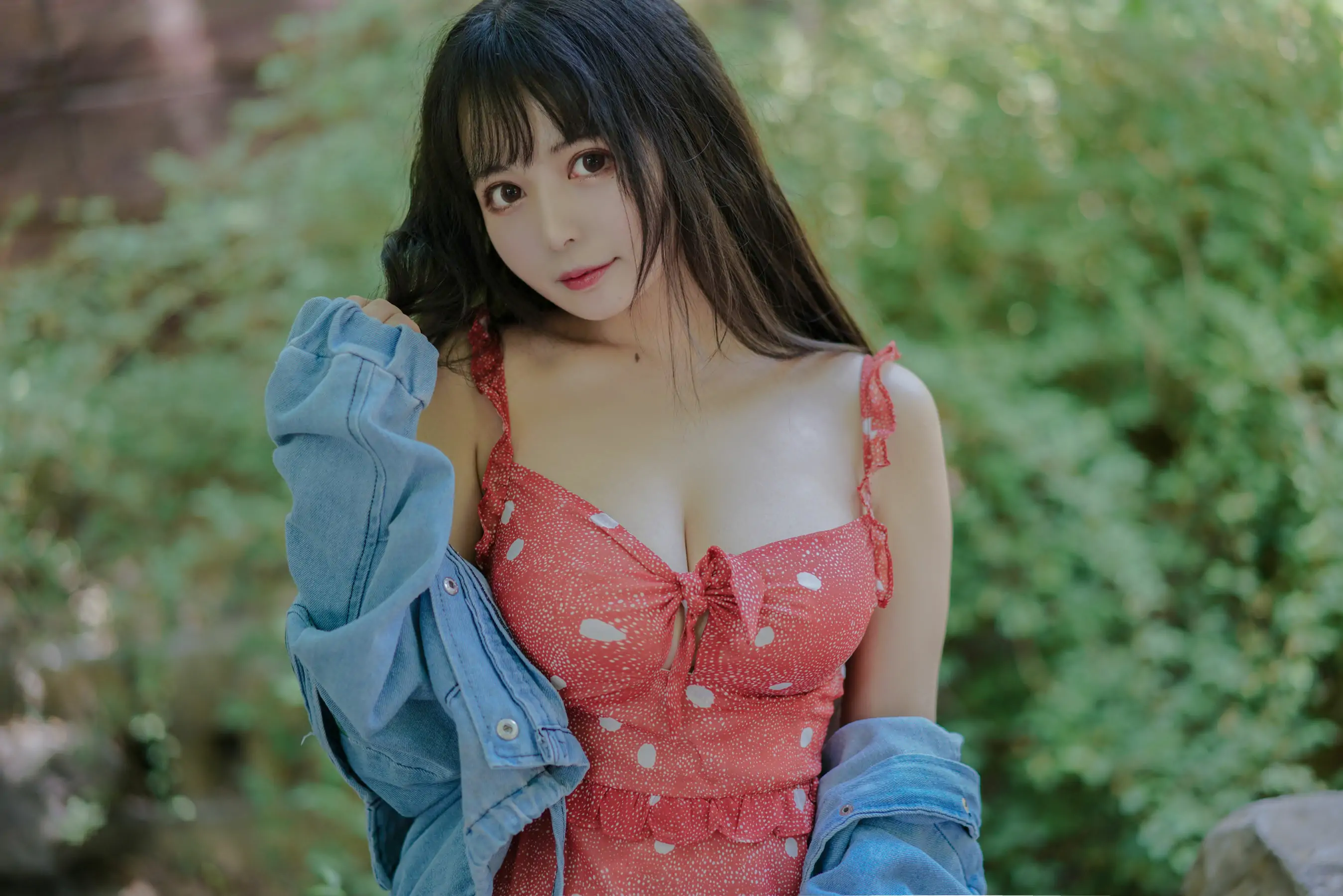 [Cosplay写真] 大眼萌妹黑猫猫OvO – 草莓