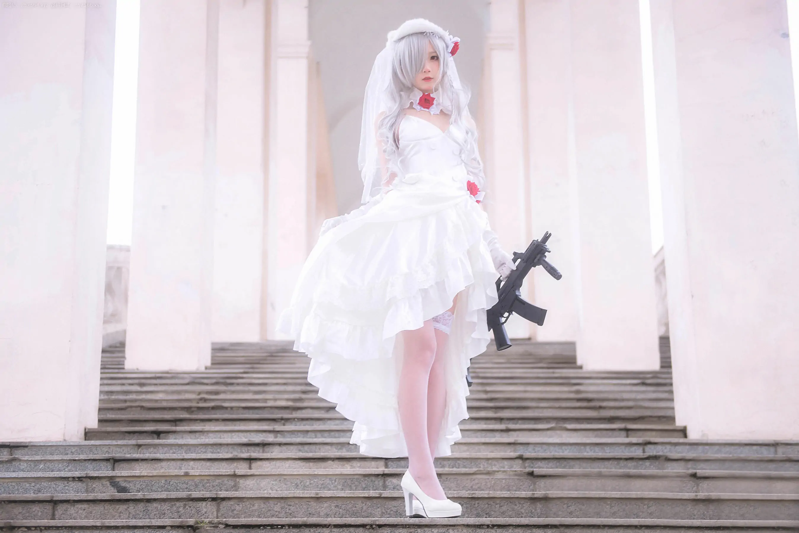 [COS福利] 清纯少女五更百鬼 – 婚纱