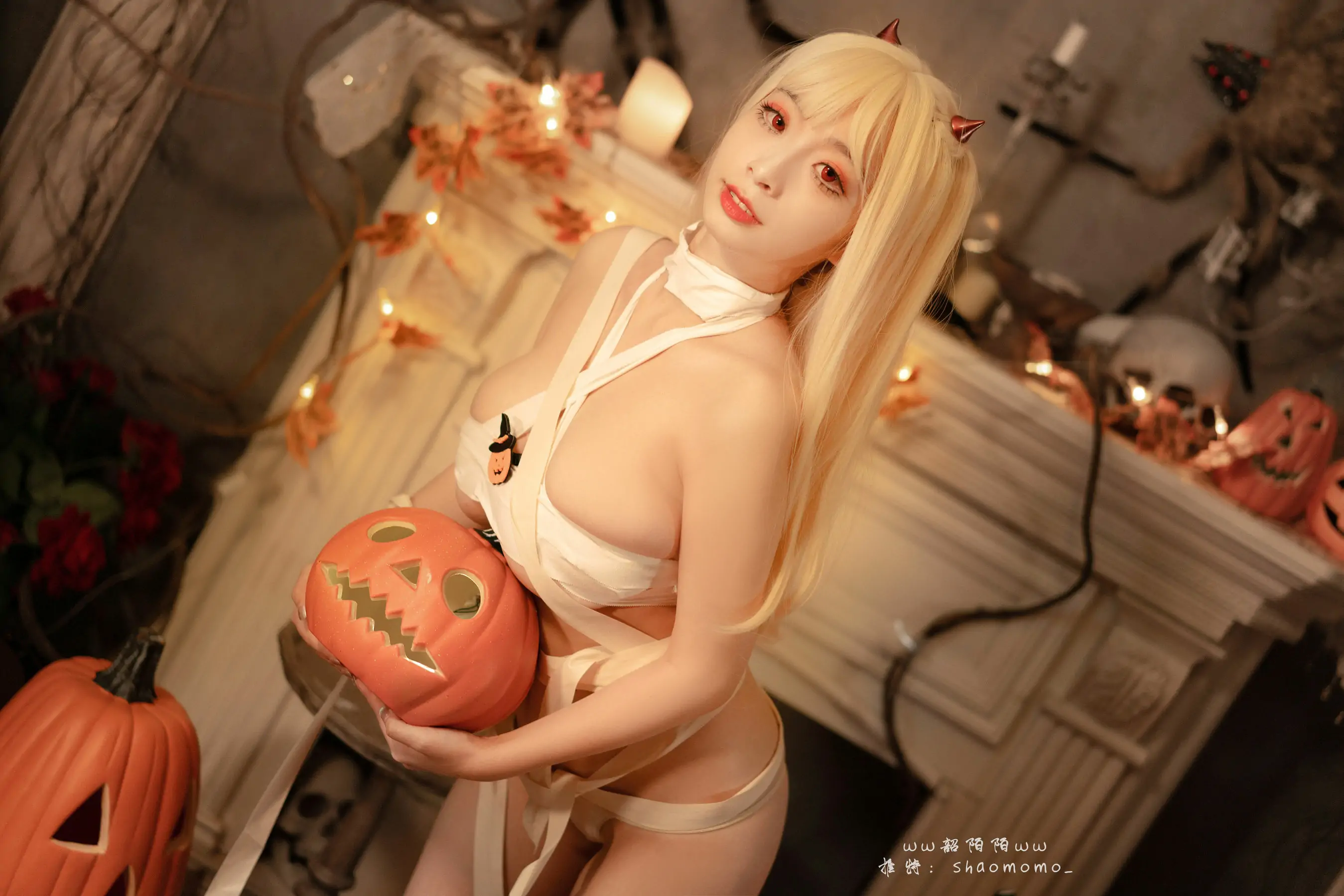 [网红COSER写真] Cosplay美女韶陌陌 – 万圣节绷带