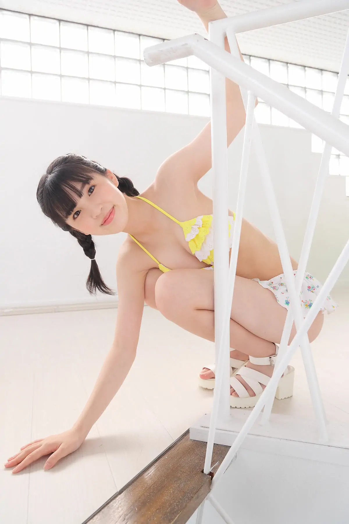 [Minisuka.tv] Ami Manabe 眞辺あみ – Fresh-idol Gallery 107