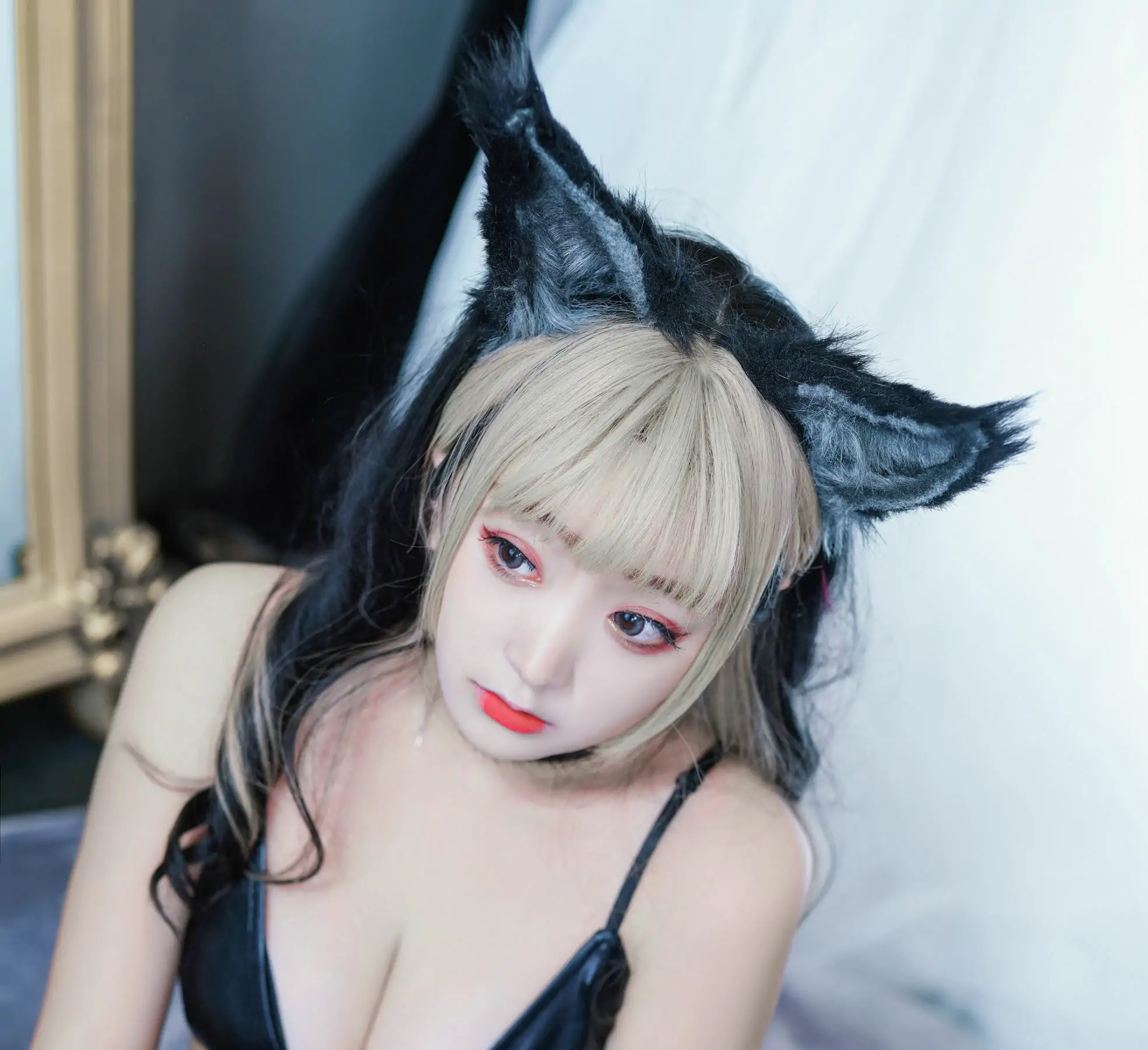 [福利COS] 动漫博主恩田直幸 – 皮衣小狼