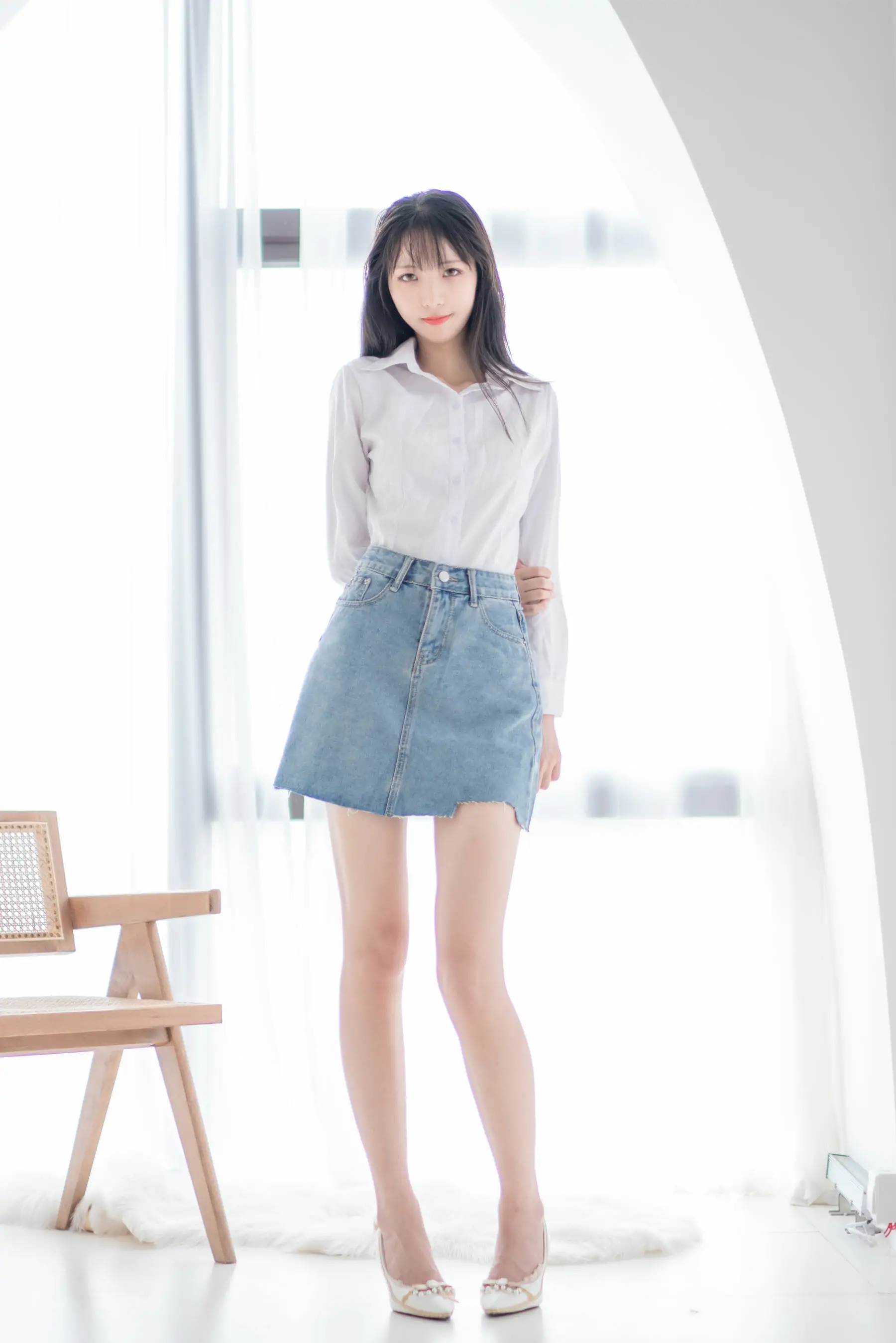 [福利COS] 清纯妹子西瓜 – 衬衫牛仔裙